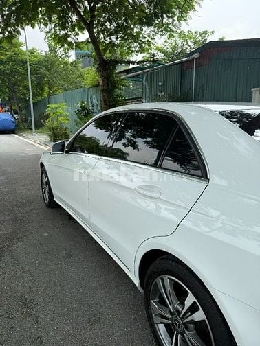 Bán Mercedes E250 2014 W212 màu trắng nội thất vang đỏ