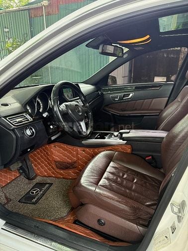 Bán Mercedes E250 2014 W212 màu trắng nội thất vang đỏ