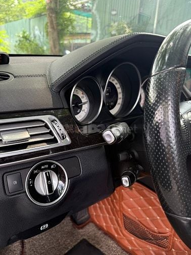 Bán Mercedes E250 2014 W212 màu trắng nội thất vang đỏ