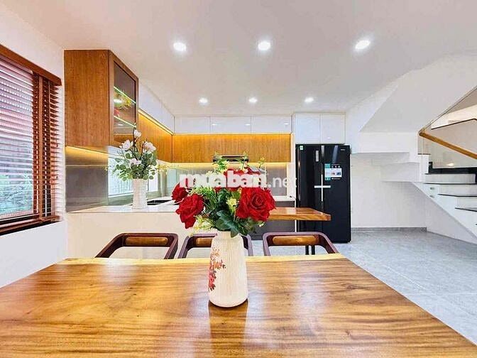 cho thuê siêu phẩm 380// phạm văn chiêu p9 (5x12) lửng , 3 lầu , 4pn