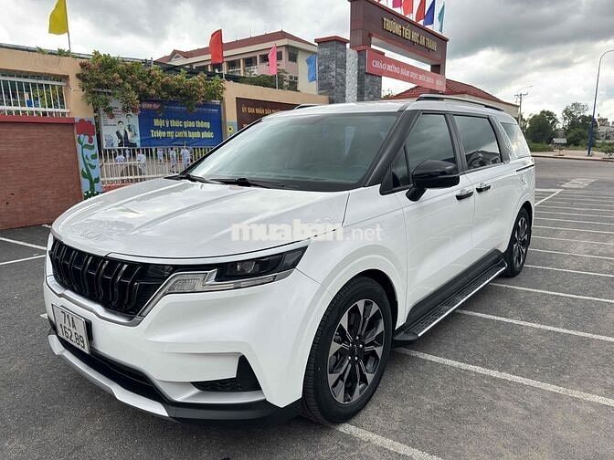 Kia Carnival 2023 Luxury 2.2D - 60 km
