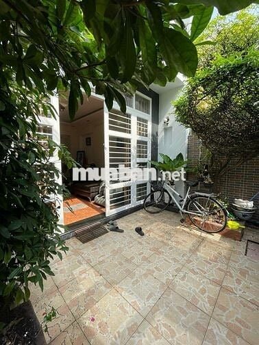Cho thuê nhà hẻm 70m2 nguyên căn 3PN full nội thất Tôn Đản Quận 4