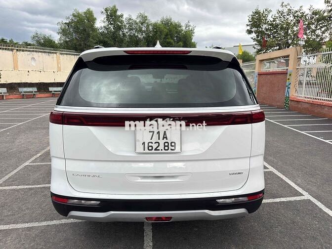 Kia Carnival 2023 Luxury 2.2D - 60 km