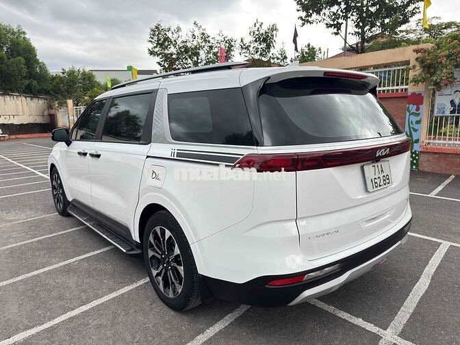 Kia Carnival 2023 Luxury 2.2D - 60 km