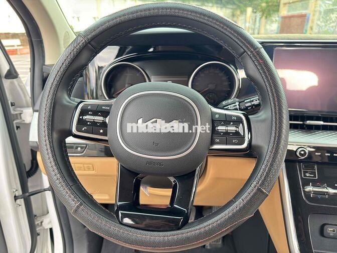 Kia Carnival 2023 Luxury 2.2D - 60 km