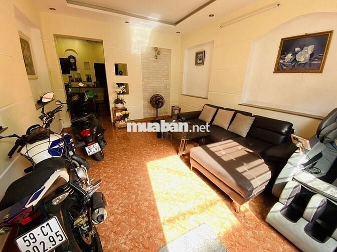 Cho thuê nhà hẻm 70m2 nguyên căn 3PN full nội thất Tôn Đản Quận 4