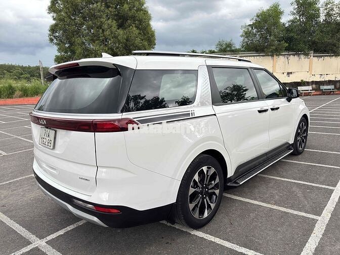 Kia Carnival 2023 Luxury 2.2D - 60 km