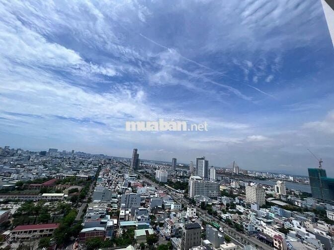 Bán căn góc 2PN view biển tầng cao chung cư Hiyori, full nội thất xịn!