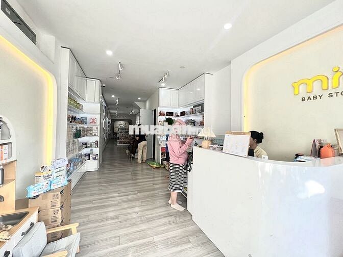 CHO THUÊ NHÀ KINH DOANH MẶT ĐƯỜNG CHÍNH KHU PHỐ DU LỊCH GIÁ 35 TRIỆU