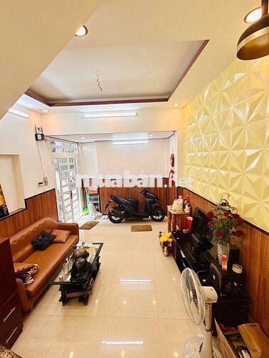 CHỢ 200 XÓM CHIẾU Q4- 2 LẦU- 35m2 - KO QH- GIÁ 3 TỶ NHỈNH