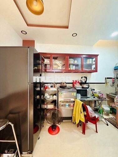CHỢ 200 XÓM CHIẾU Q4- 2 LẦU- 35m2 - KO QH- GIÁ 3 TỶ NHỈNH