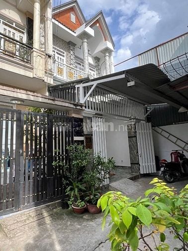 Bán nhà đẹp đường Bà Điểm 5, Hóc Môn, gần chợ Bà Điểm - SH riêng