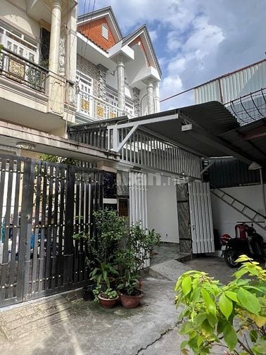Bán nhà đẹp đường Bà Điểm 5, Hóc Môn, gần chợ Bà Điểm - SH riêng