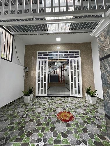Bán nhà đẹp đường Bà Điểm 5, Hóc Môn, gần chợ Bà Điểm - SH riêng