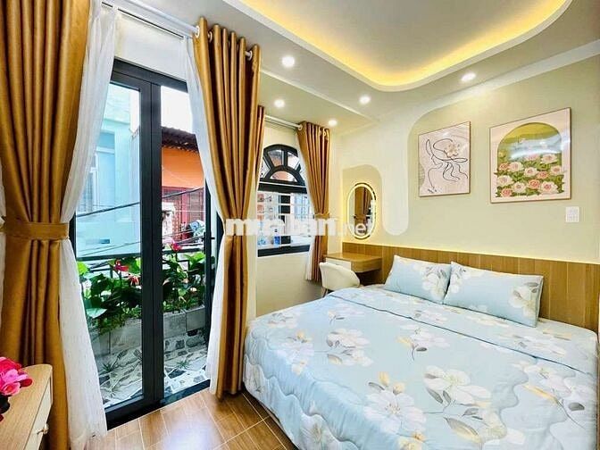 Nhà 4 tầng 4 phòng ngủ giá 5 tỷ 950 hẻm thông đường Phạm Văn Chiêu P14