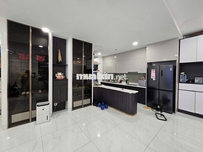 Brilliant , 160m2 , 3pn-1kho-3wc ,full nội thất cao cấp giá 28tr/tháng