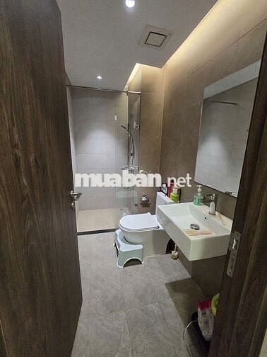 Brilliant , 160m2 , 3pn-1kho-3wc ,full nội thất cao cấp giá 28tr/tháng