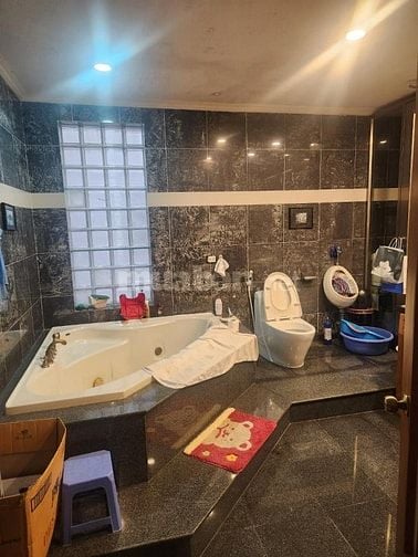 BIỆT THỰ NHÀ VƯỜN,KHU PHÂN LÔ ĐƯỜNG 2 Ô TÔ TRÁNH,VỈA HÈ. 270M GIÁ 75 T