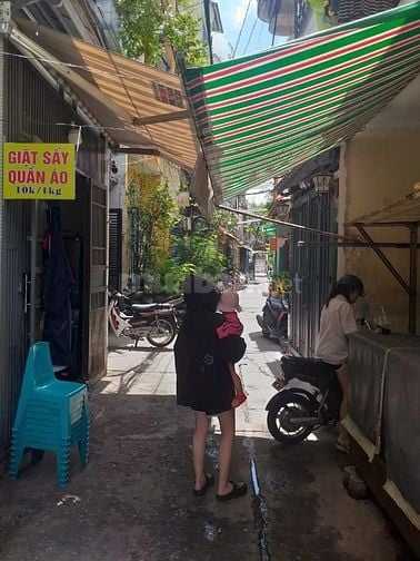 Bán nhà hẻm 24/ Nguyễn Văn Cừ q1