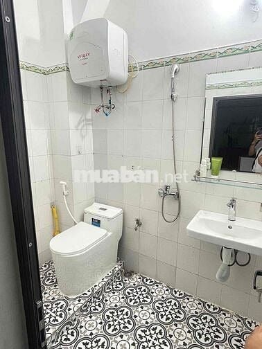 Tập thể Quỳnh Lôi 2 Ngủ ở ngay nhà đẹp 2 thoáng oto đỗ chân cầu thang
