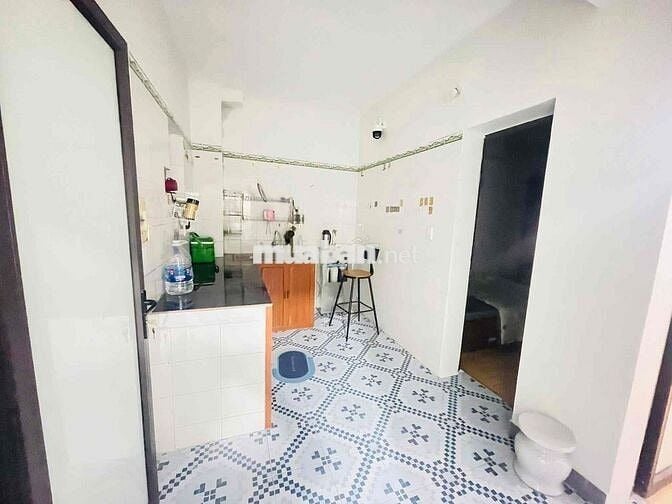 Tập thể Quỳnh Lôi 2 Ngủ ở ngay nhà đẹp 2 thoáng oto đỗ chân cầu thang