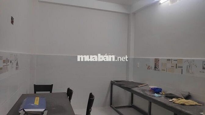 Nhà mới xây cho thuê làm Văn Phòng 3 lầu 4 ngủ 5 wc 50m2 KHÔNG TIẾP CÒ