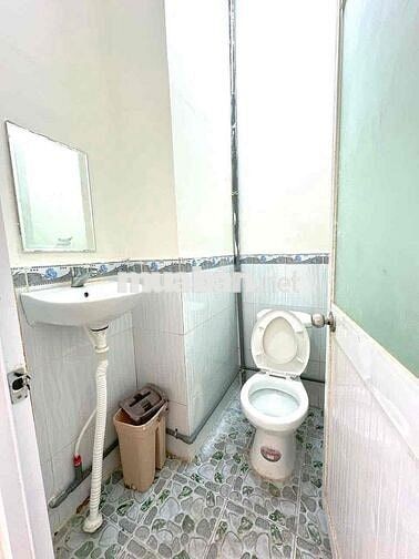 Cho Thuê Nhà Mặt Tiền Kinh Doanh Đường Đoàn Văn Bơ Quận 4