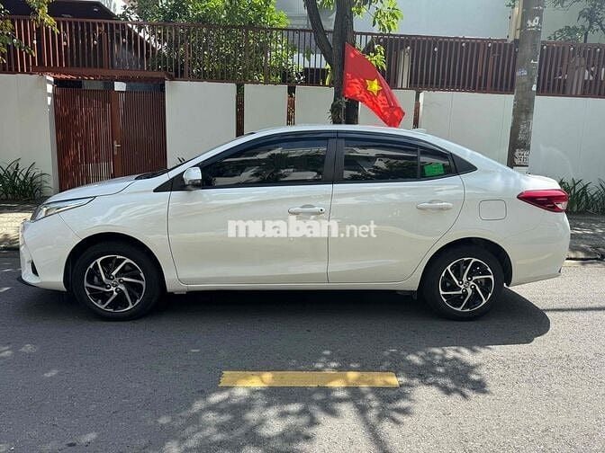 GĐình Cần bán Toyota Vios E1.5 MT số sàn màu trắng