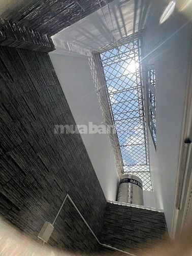 Bán Nhà 1 trệt 3 lầu, Thang Máy, khu bên sông, đường số 25, Thủ Đức