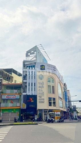 5 tầng ngay góc Trần Hưng Đạo - Nguyễn Văn Cừ thu nhập 95tr giá 45 tỷ