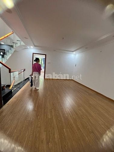 Bán Nhà 1 trệt 3 lầu, Thang Máy, khu bên sông, đường số 25, Thủ Đức