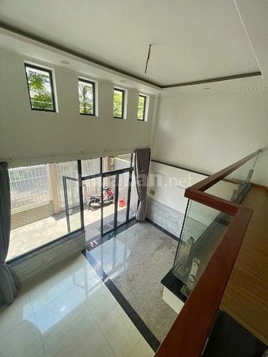 Bán Nhà 1 trệt 3 lầu, Thang Máy, khu bên sông, đường số 25, Thủ Đức