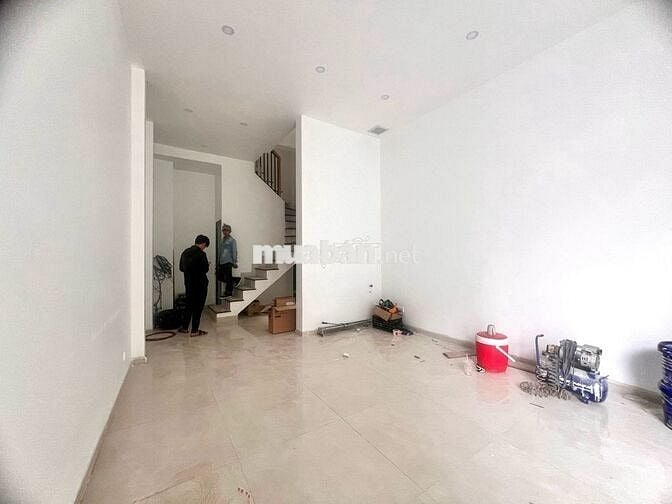 Cho thuê MT Trần Quang Khải -Hai Bà Trưng, 4,5x12m, 4 lầu. Giá 75triệu