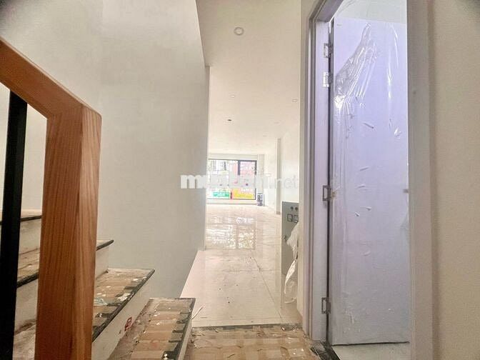 Cho thuê MT Trần Quang Khải -Hai Bà Trưng, 4,5x12m, 4 lầu. Giá 75triệu