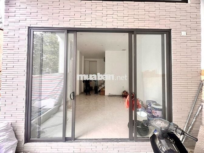 Cho thuê MT Trần Quang Khải -Hai Bà Trưng, 4,5x12m, 4 lầu. Giá 75triệu