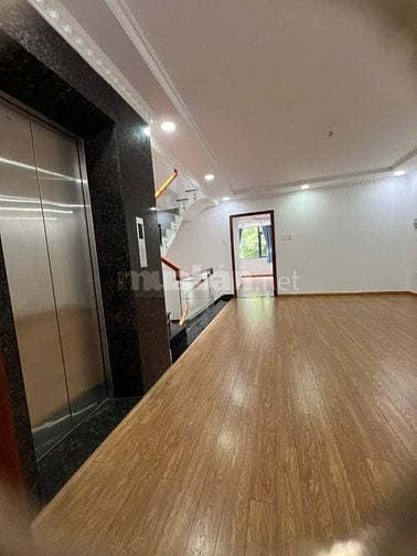 Bán Nhà 1 trệt 3 lầu, Thang Máy, khu bên sông, đường số 25, Thủ Đức