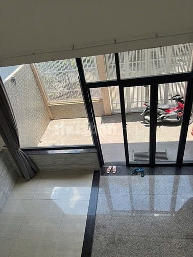 Bán Nhà 1 trệt 3 lầu, Thang Máy, khu bên sông, đường số 25, Thủ Đức