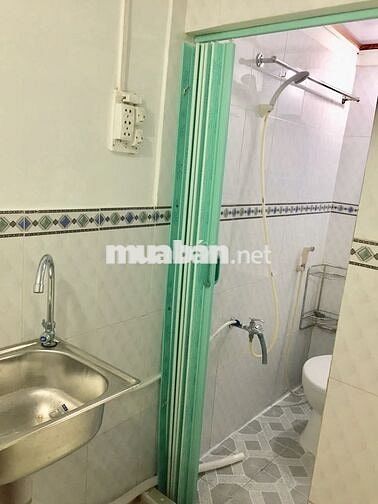 Bán nhà nhỏ Hẻm 266 Tôn Đản quận 4, 1 trệt-1 lầu-1 gác lửng DTSD 30m2