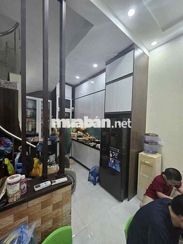 NHÀ ĐẸP CHẮC CHẮN CÒN KHÁ MỚI ĐẸP DỌN VỀ Ở LUÔN - TRUNG TÂM CẦU GIẤY