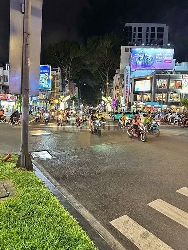5 tầng ngay góc Trần Hưng Đạo - Nguyễn Văn Cừ thu nhập 95tr giá 45 tỷ