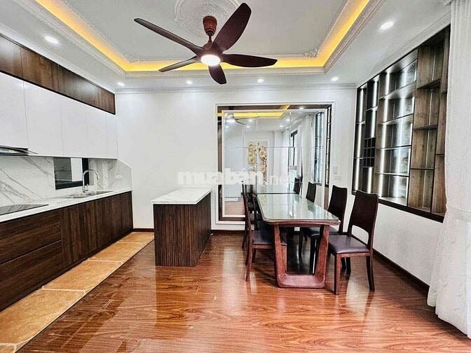 Bán Nhà Cầu Giấy 40M2 - Nhà Đẹp - Vài Bước Chân Ra Ô Tô