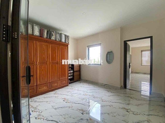 Bán căn nhà mặt tiền đường lớn Đào Duy từ