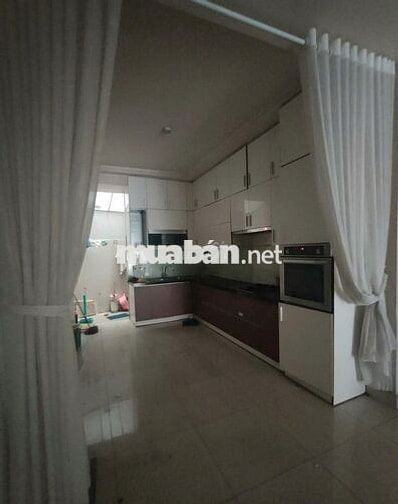 Mặt Tiền Phạm Văn Hai 300m2 2 Lầu 3 Phòng Suốt Sát Trường Sa Và Chợ