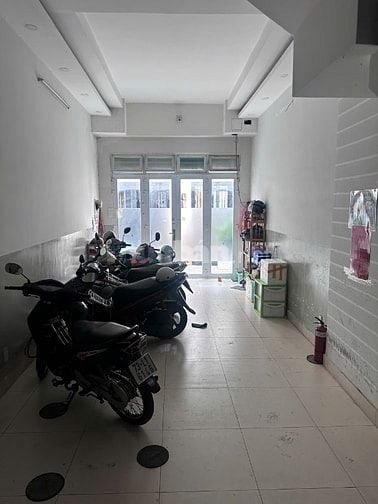 Phòng mới đẹp, máy lạnh, gần trường Cán bộ
