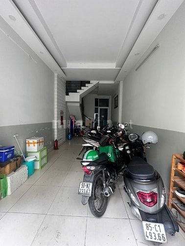 Phòng mới đẹp, máy lạnh, gần trường Cán bộ