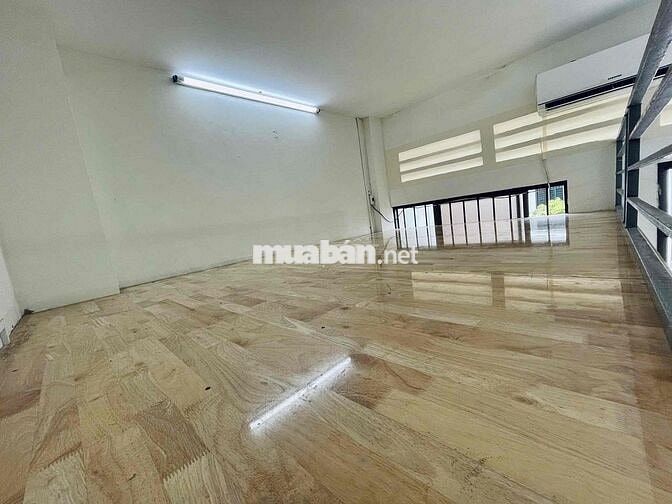 PHÒNG DUPLEX BAN CÔNG - NGAY LÊ VĂN SỸ