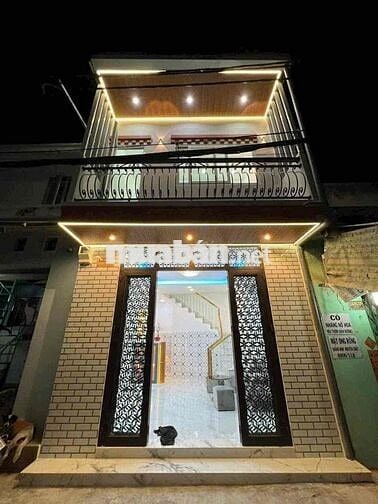 Chỉ 2,5 tỷ - Nhà 2 tầng - Hẻm 5M thông. Ngay Chiến Lược - 2pn-2wc