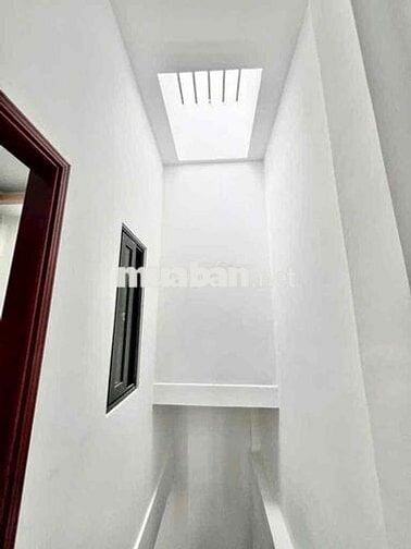 Nhà 2 tầng - DT 4x10. Hẻm 1/ Đình Nghi Xuân - Giáp Tân Phú. Giá 4,x tỷ