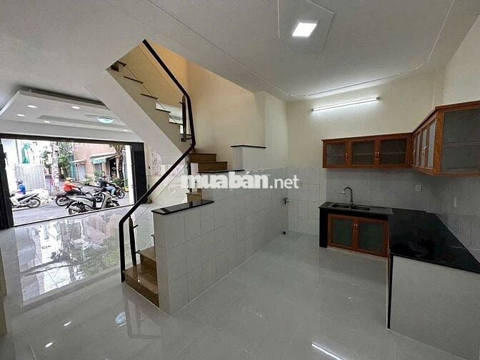 Nhà MT Kinh Doanh 10m Ngay Trung Tâm Chợ Vải Phú Thọ Hoà, giá 7ty9