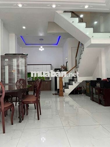 NHÀ PHỐ LIỀN KỀ 4 TẤM GIÁ TỐT 5TỶ2
